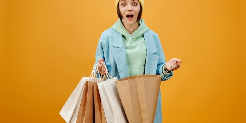 Por Que Gastamos Mesmo Endividado